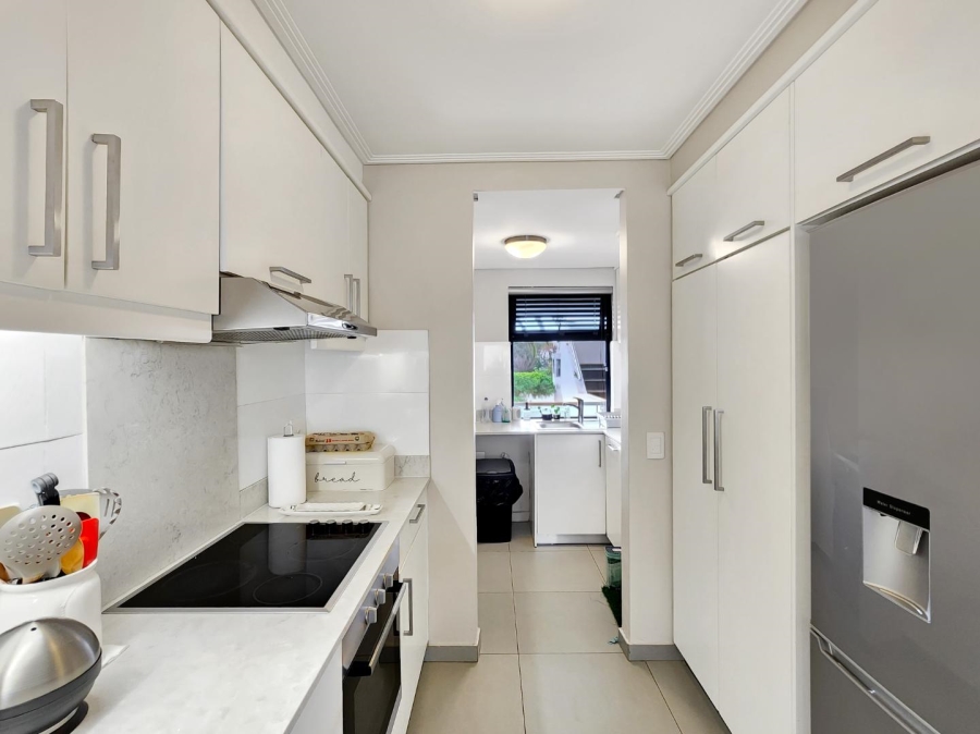 2 Bedroom Property for Sale in Vredehoek Western Cape